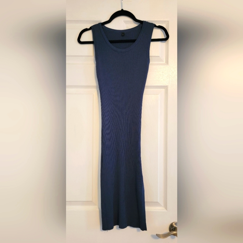 Sleeveless ribbed bodycon dress with slit, size small blue